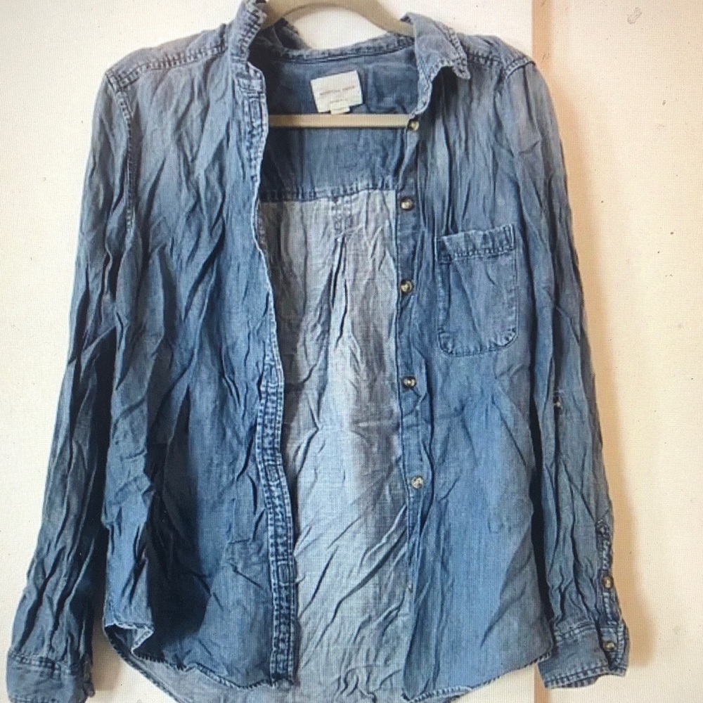American Eagle Outfitters Blue Button Down Shirt